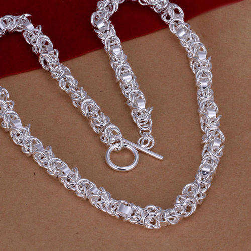 Stunning looking 925 sterling silver plated chunky linked necklace with a TO clasp