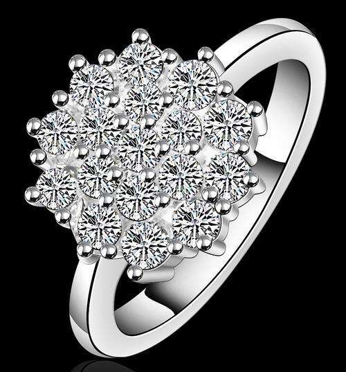 *New* Beautiful 925 Sterling silver plated cluster crystal ring -  size 8/Q