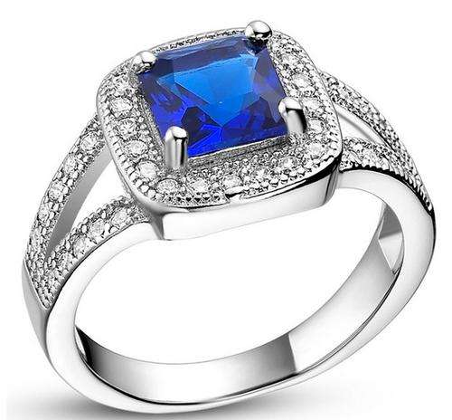 Stunning Luxury Platinum plated CZ immitation diamond ring with fine accents