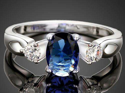 Beautiful 925 Silver plated blue Austrian crystal ring
