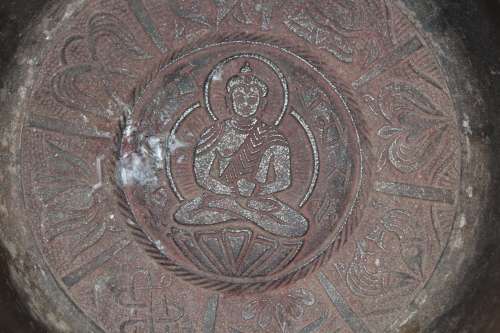Vintage Large Tibetan Hand etched solid metal Singing/meditation bowl 21cm by 11cm