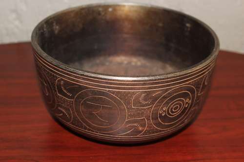Vintage Large Tibetan Hand etched solid metal Singing/meditation bowl 21cm by 11cm