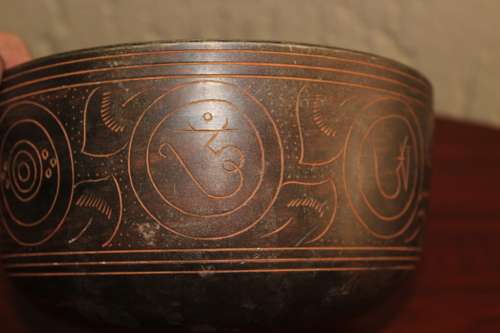 Vintage Large Tibetan Hand etched solid metal Singing/meditation bowl 21cm by 11cm