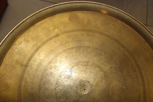 ANTIQUE 19TH CENTURY ARABIC BRASS TOPPED FOLDING TABLE 55CM TALL BY 56.5 CM WIDE STUNNING DETAIL