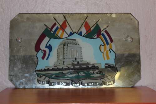 RARE!!!! 1949 REVERSE PAINTED vOORTREKKER MONUMENT MIRROR 61CM BY 35.5CM