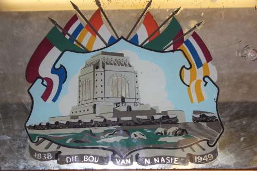 RARE!!!! 1949 REVERSE PAINTED vOORTREKKER MONUMENT MIRROR 61CM BY 35.5CM