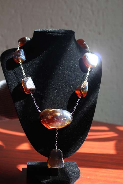 SPECTACULAR GENUINE AMBER WITH FOSSILS AND STERLING SILVER STATEMENT NECKLACE 62.7GRAM 61.5CM LENGTH