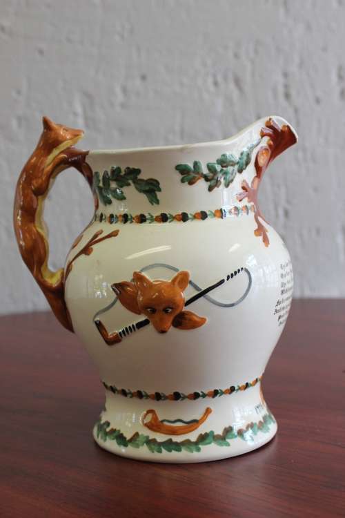 CROWN DEVON, JOHN PEEL HAND PAINTED MUSICAL PITCHER IN FULL WORKING ORDER 20CM BY 18CM