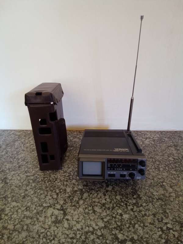 Vintage Unisonic Micro TV (untested as it needs batteries)