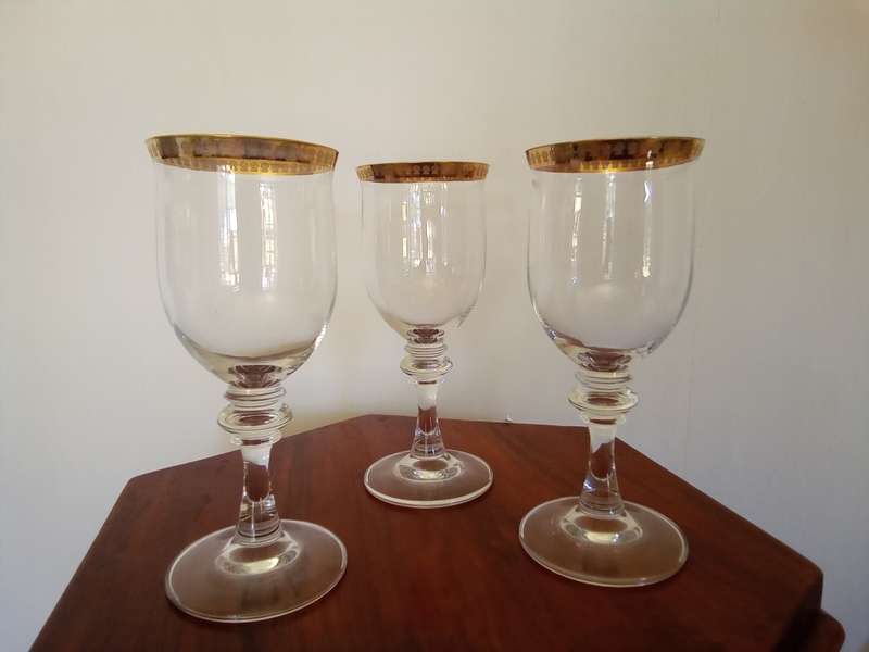 Set of 3 Gilt Rimmed Wine Goblets 17cm tall