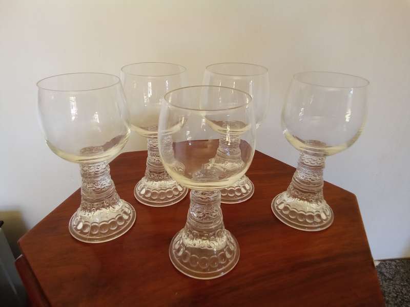 Set of 5 Vintage French Pressed Wine Glasses 13.5cm tall