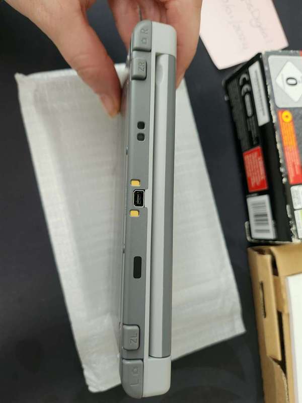 New Nintendo 3DS XL Console - SNES Limited Edition (3DS)