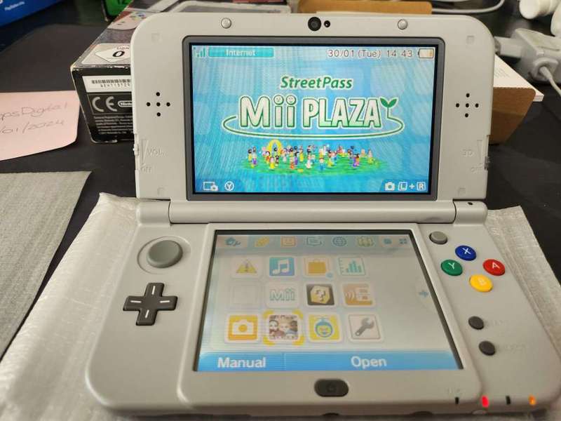 New Nintendo 3DS XL Console - SNES Limited Edition (3DS)