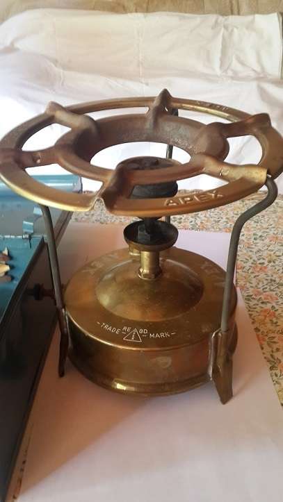 Vintage Apex Brass Paraffin Stove Pic-nic Pack with metal Box and accessories
