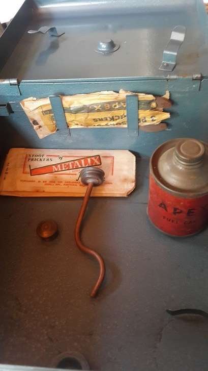 Vintage Apex Brass Paraffin Stove Pic-nic Pack with metal Box and accessories