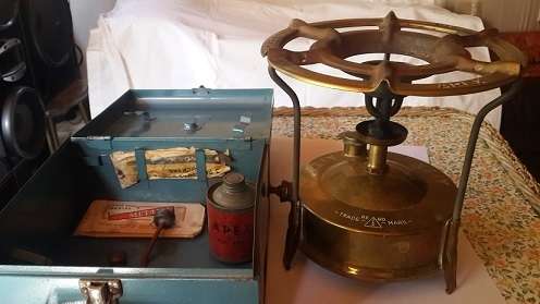 Vintage Apex Brass Paraffin Stove Pic-nic Pack with metal Box and accessories