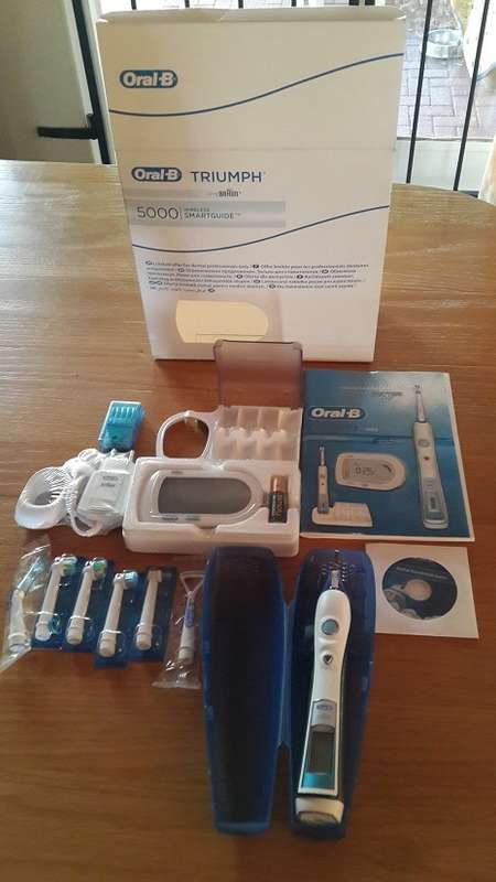 Electric Toothbrush -Oral B Triumph 5000 Smart Series -Wireless Toothbrush.