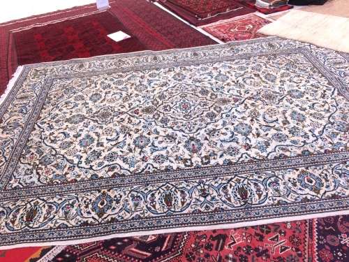 Gorgeous Persian Naeen Kashan (With Certificate) 380 x 250 CM