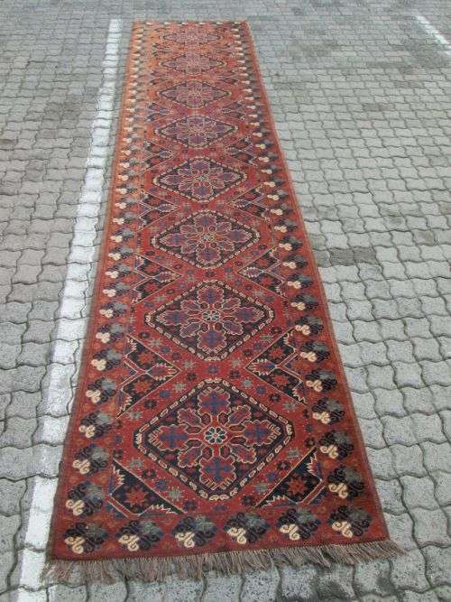BEAUTIFULL   PERSIAN  kargai  CARPET  SIZE 400 X 95