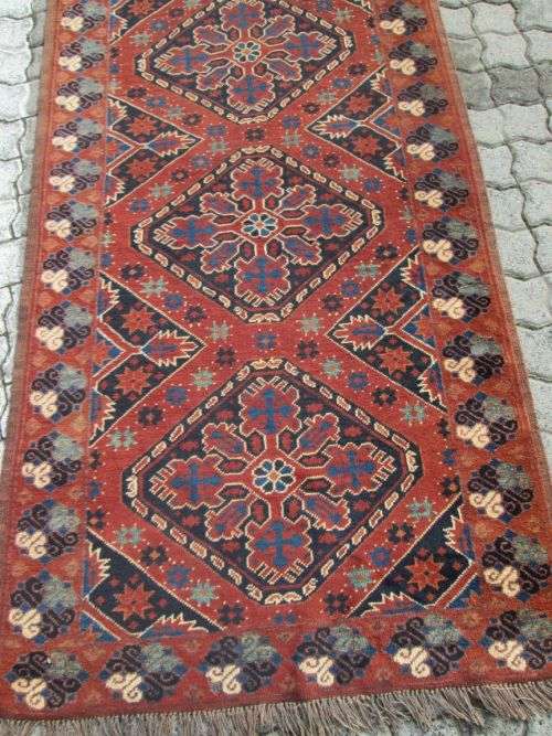 BEAUTIFULL   PERSIAN  kargai  CARPET  SIZE 400 X 95
