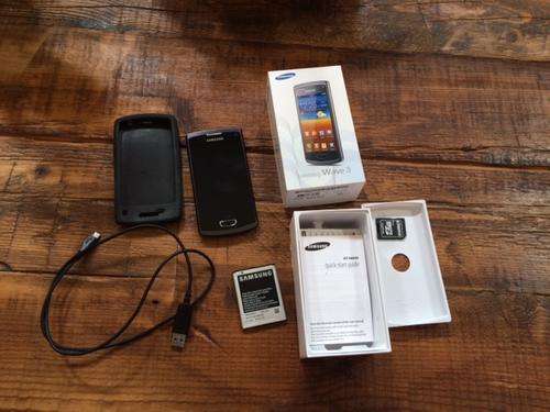 Samsung Wave 3     S8600 VERY good condition