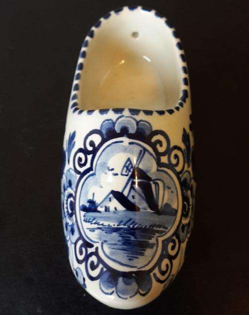 Delft blue and white Clog