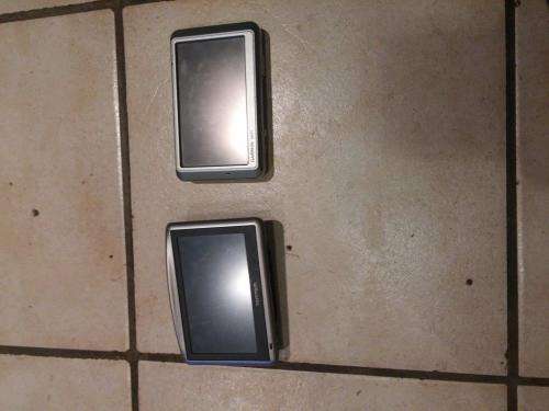 2x GPS units and mixed accessories for sale