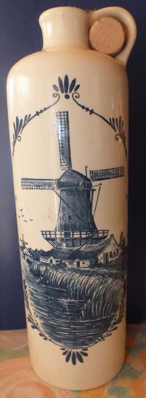 Bols Double Distilled Grain Gin 1979 in a hand painted Delft Blue ceramic bottle Unopened and Full