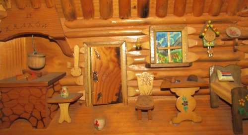 BEAUTIFUL OLD 3D WOODEN DISPLAY OF OLD KRAKOW VILLAGE DWELLING'S INSIDE
