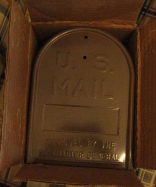 USA Rural Mailbox - Unused  Minor Assembly Needed (all parts included) +- 30 Yrs In Old Original Box