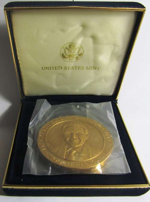 Nelson Mandela Bronze Medal:Replica of USA Congressional Gold Medal awarded to Mandela. Half Price