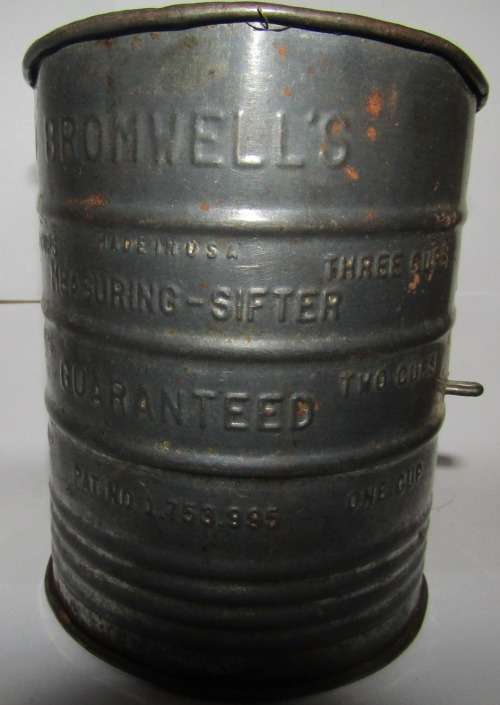 VINTAGE FLOUR SIFT -  SEE PHOTOS - NICE OLD VINTAGE SIFT FROM YESTERYEAR -BROMWELL MADE IN ENGLAND