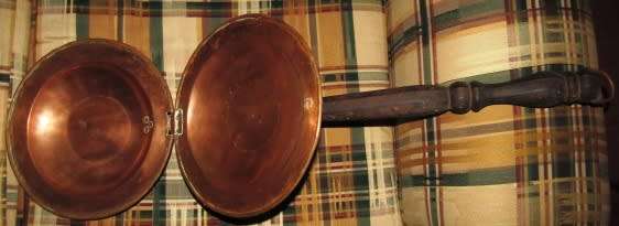 Vintage Copper Bed Warmer with Long Wooden Handle