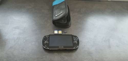 Sony PS Vita PCH-1103 Crystal Black (OLED) (3g + WiFi) + 2 Games / Case (FREE SHIPPING)