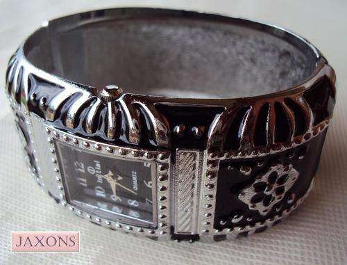 Ladies Fashionable Bracelet Watch - black 6184