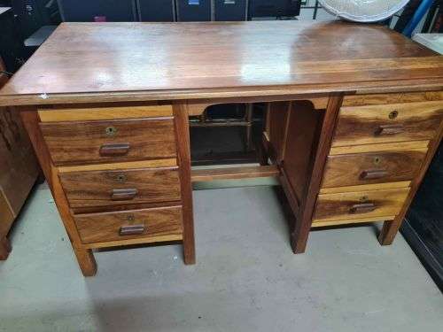 Solid Wooden Desk with 6 Drawers