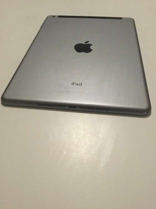 iPad Air // 16GB // Space Gray // WiFi & Cellular