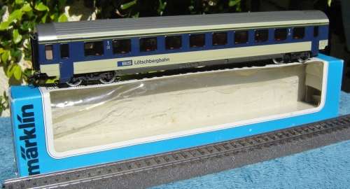 Marklin HO gauge 1st Class Passenger Coach No. 4218