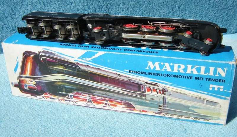 Marklin HO gauge BR03 Streamlined Steam Locomotive No. 3094