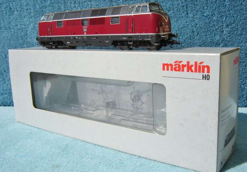 Marklin HO gauge V200 Diesel Locomotive No. 39821 - Digital with Sound