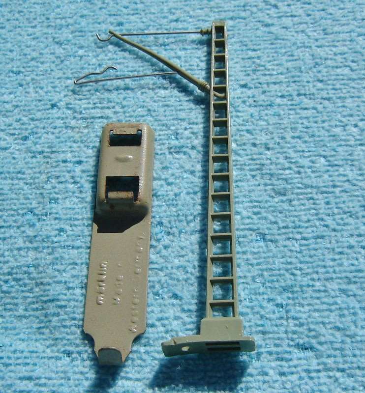 Marklin HO gauge M-Track Catenary Mast with Baseplate
