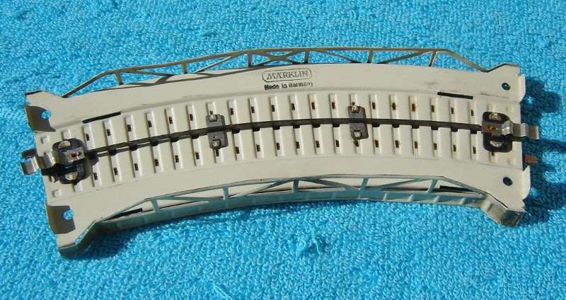 Marklin HO gauge M-Track Curved Approach Section No. 7167
