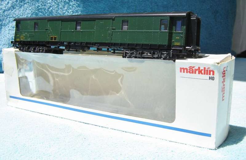 Marklin HO gauge Green Baggage Coach No. 4246