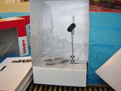 Marklin HO gauge colour light distant warning signal