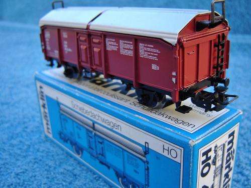 Marklin HO gauge sliding-roof wagon