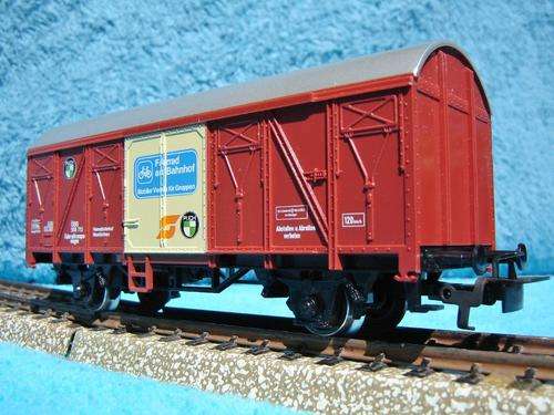 Marklin HO gauge box car No. 4412