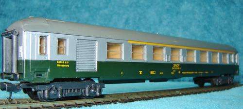 Lima HO gauge French passenger coach with baggage compartment