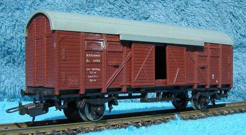 Lima HO gauge Box Wagon with Sliding doors