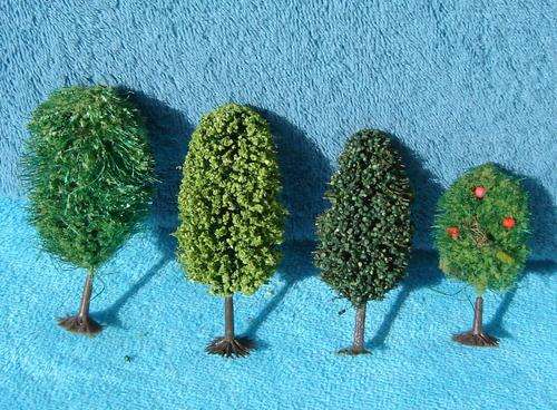 Various HO Gauge Trees x 4