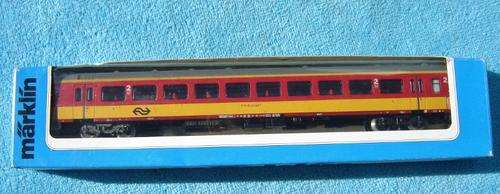Marklin HO gauge NS Second Class Passenger Coach No. 4263